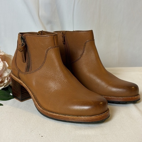 Clarks Womens Brown Leather Stacked Heel Ankle Boot Size 7 NEW - Picture 3 of 8